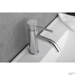 Wastafelkraan Wiesbaden Ribbd Opbouw Mengkraan Chroom -Hansgrohe Badkamerinterieur Winkel 29.5301 1wastafelkraan wiesbaden ribbd opbouw mengkraan chroom