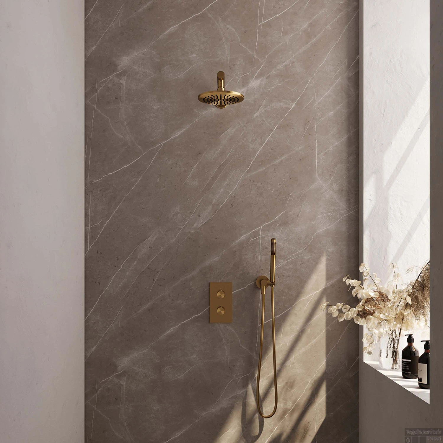 Regendoucheset Inbouw Brauer Gold Edition Thermostatisch 20cm Met 3-Weg Omstelling, Wandarm En Staaf Handdouche Geborsteld Goud 3 Regendoucheset Inbouw Brauer Gold Edition Thermostatisch 20cm Met 3-Weg Omstelling, Wandarm En Staaf Handdouche Geborsteld Goud