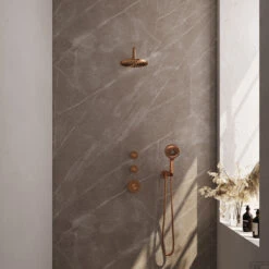 Regendoucheset Inbouw Brauer Copper Carving Thermostatisch 20cm Met Gebogen Wandarm En Handdouche 3-Standen Losse Stopkranen Geborsteld Koper