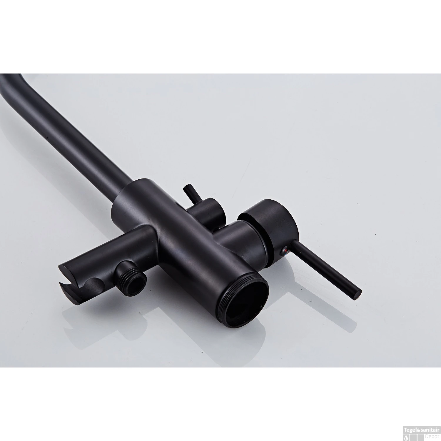 Badkraan Vrijstaand Boss & Wessing Nero Met Handdouche En Draaibare Uitloop Mat Zwart 5 Badkraan Vrijstaand Boss & Wessing Nero Met Handdouche En Draaibare Uitloop Mat Zwart - Afbeelding 3