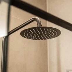 Opbouw Regendoucheset Wiesbaden Caral Thermostatische Mengkraan Gunmetal PVD Coating -Hansgrohe Badkamerinterieur Winkel bws7957.29 sfeer 1