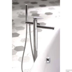 Vrijstaande Badmengkraan Sapho Corneli Met Handdouche Chroom -Hansgrohe Badkamerinterieur Winkel ce21 vrijstaande badmengkraan sapho corneli met handdouche chroom 3