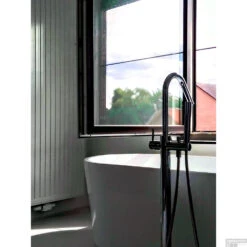 Clou Xo Vrijstaande Badmengkraan Type 7 Met Handdouche Chroom -Hansgrohe Badkamerinterieur Winkel cl 06.04007.29 c