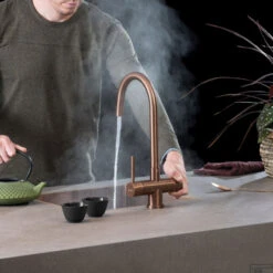 Kokendwaterkraan Selsiuz Steel Rond Copper Inclusief Single Boiler 9 Kokendwaterkraan Selsiuz Steel Rond Copper Inclusief Single Boiler -Hansgrohe Badkamerinterieur Winkel kokendwaterkraan selsiuz steel round inclusief boiler koper sfeer 2