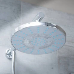 LED Douchekop Schutte Galaxis 3 Kleuren 20cm Chroom -Hansgrohe Badkamerinterieur Winkel led douchekop schutte galaxis 7 kleuren 20cm chroom sfeer2