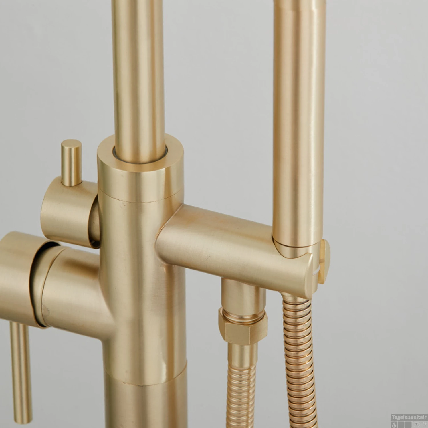 Vrijstaande Badkraan Boss & Wessing Gold Geborsteld Messing Mat Goud 4 Vrijstaande Badkraan Boss & Wessing Gold Geborsteld Messing Mat Goud - Afbeelding 2