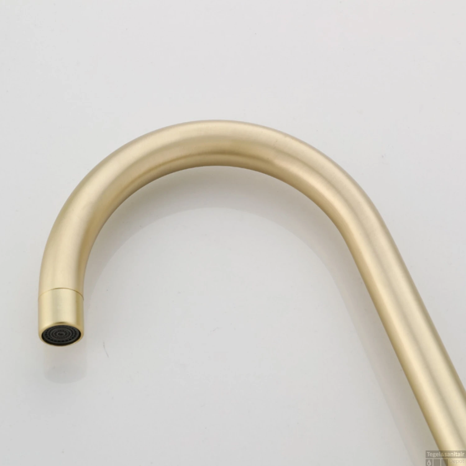 Vrijstaande Badkraan Boss & Wessing Gold Pro Geborsteld Messing Mat Goud Met Zwarte Doucheslang - Afbeelding 2